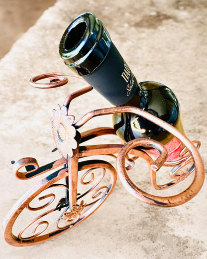 Riderový Stojan na Víno "WineCycle" - možnosť personalizácie gravírovaním na darček