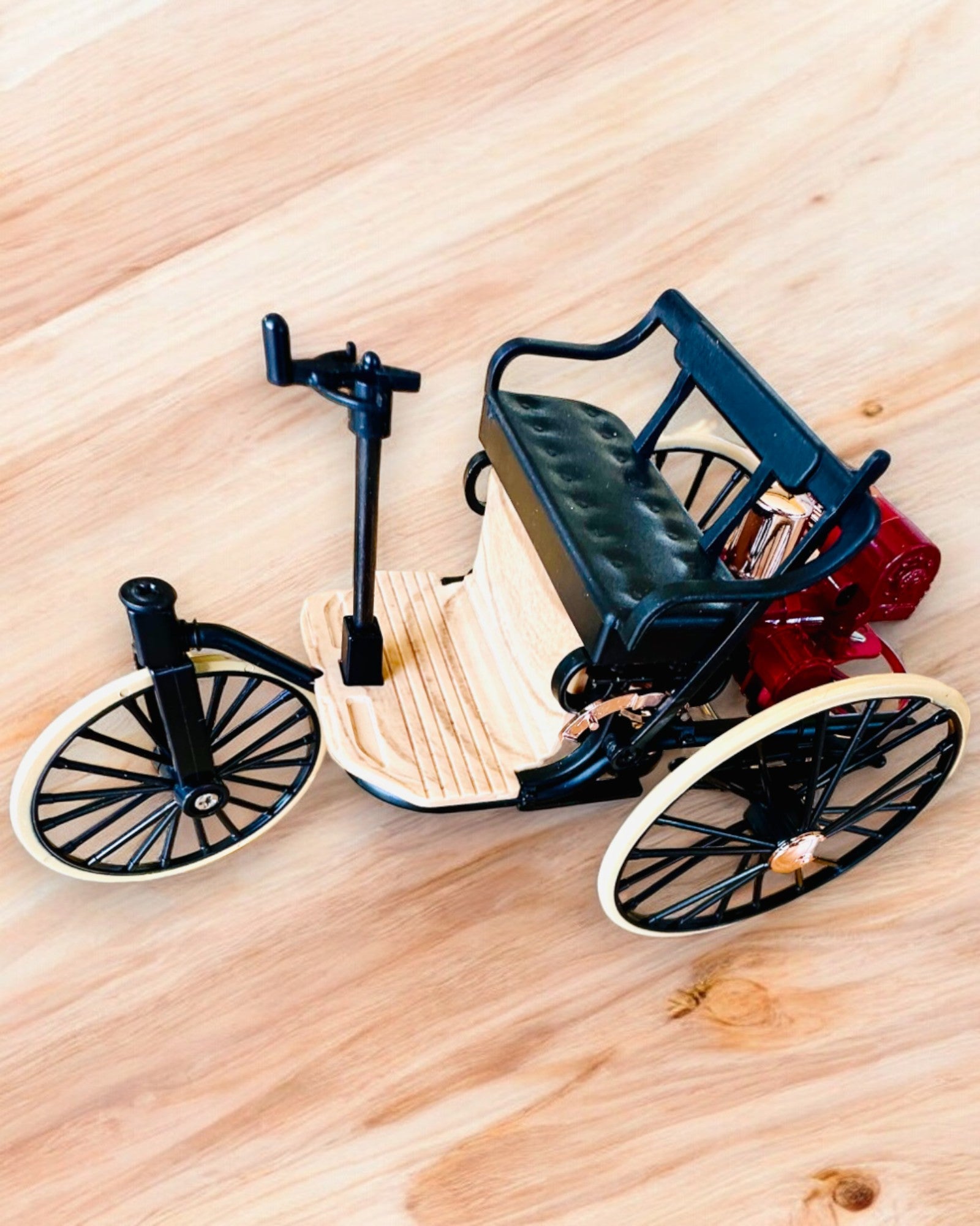 Retro Trojkolesový Benz Patent-Motorwagen - Model Zberateľský, personalizácia gravírovaním na darček