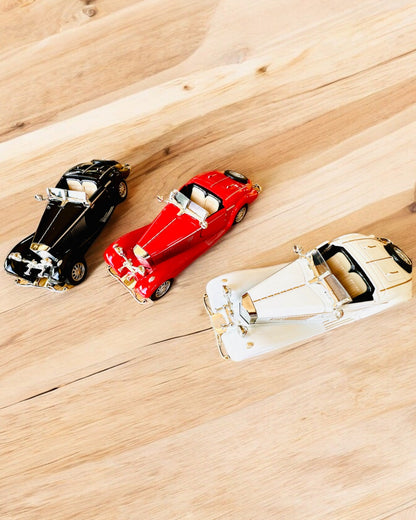 Miniatúrny model klasických retro áut - možnosť personalizácie na darček gravírovaním, 3 varianty na výber