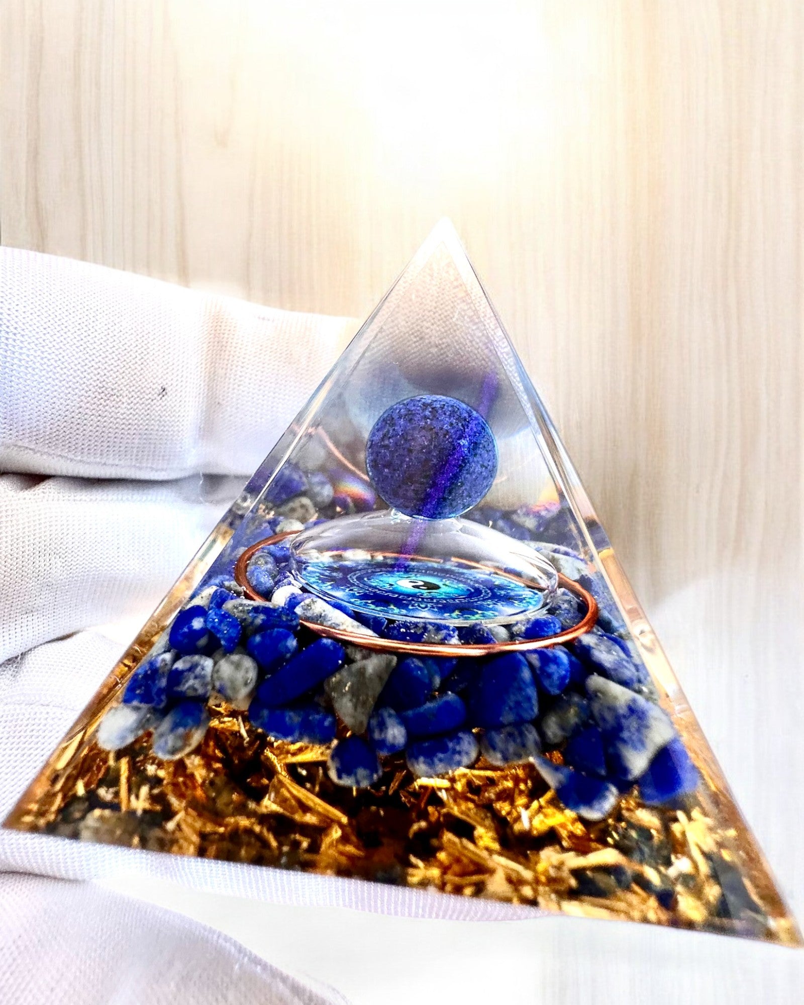 Energetická pyramída orgonitová "Zenith" z Lapis Lazuli, ideálna na darček