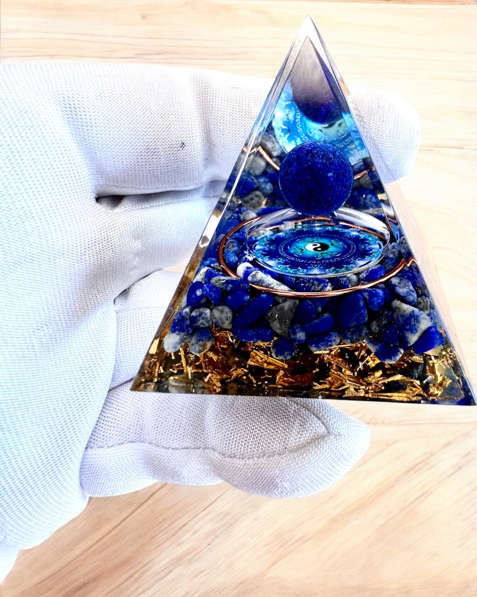 Energetická pyramída orgonitová "Zenith" z Lapis Lazuli, ideálna na darček