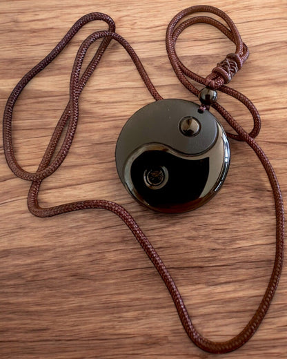 Náhrdelník Boho z Obsidiánu Yin Yang Tai Chi, možnosť personalizácie gravírovaním na darček