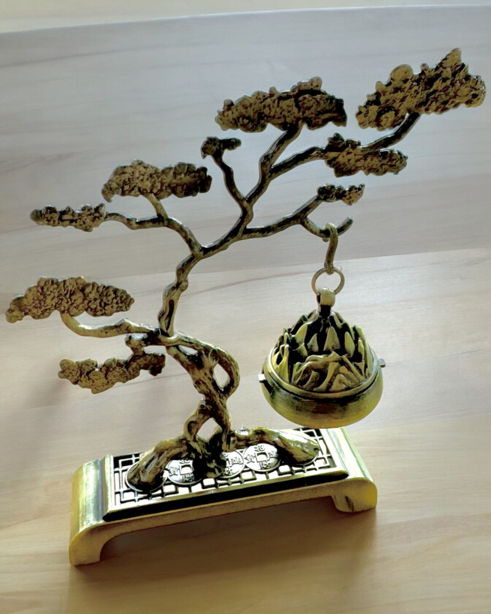 Elegantný kovový držiak na kadidlo Bonsai - možnosť personalizácie gravírovaním na darček