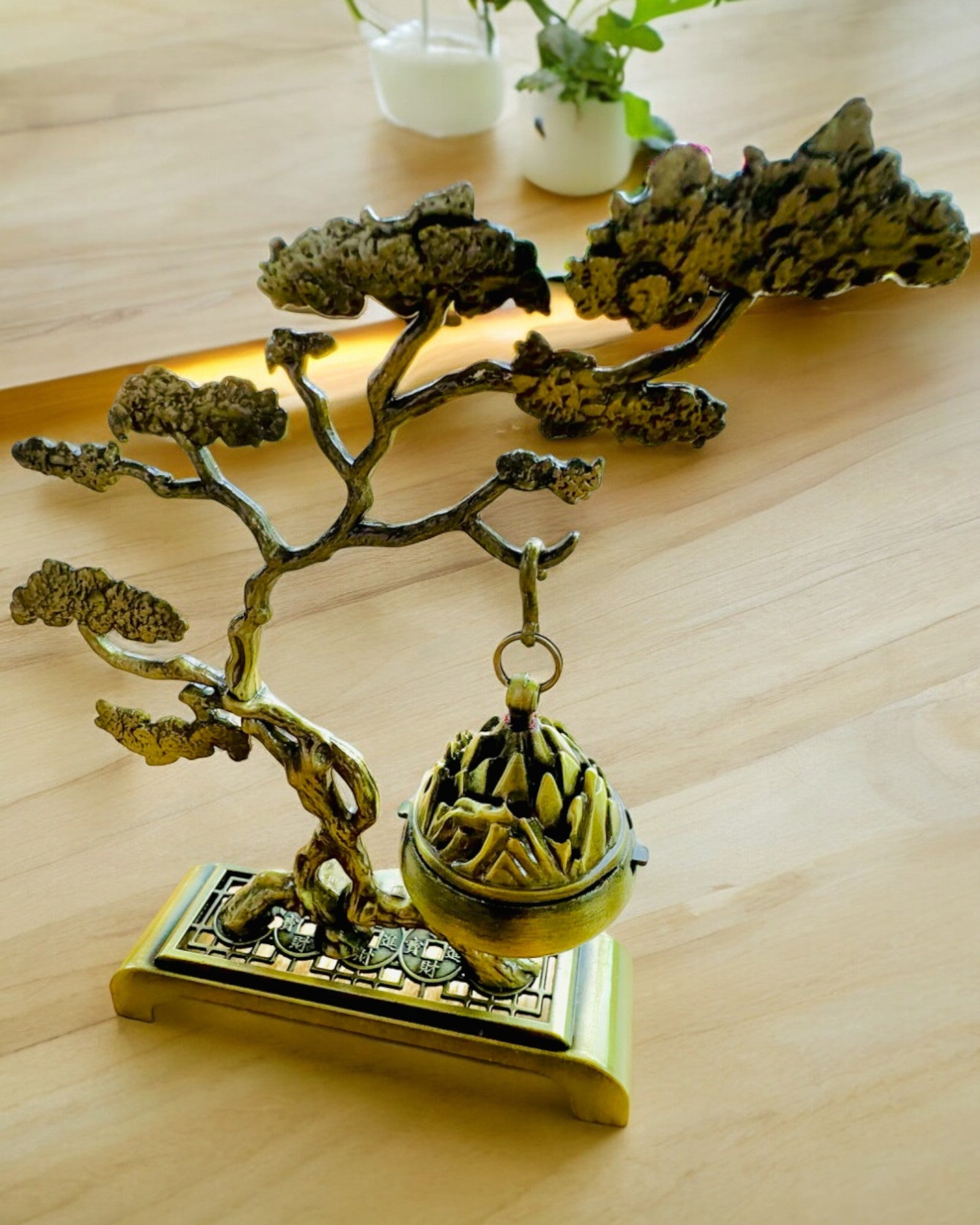 Elegantný kovový držiak na kadidlo Bonsai - možnosť personalizácie gravírovaním na darček