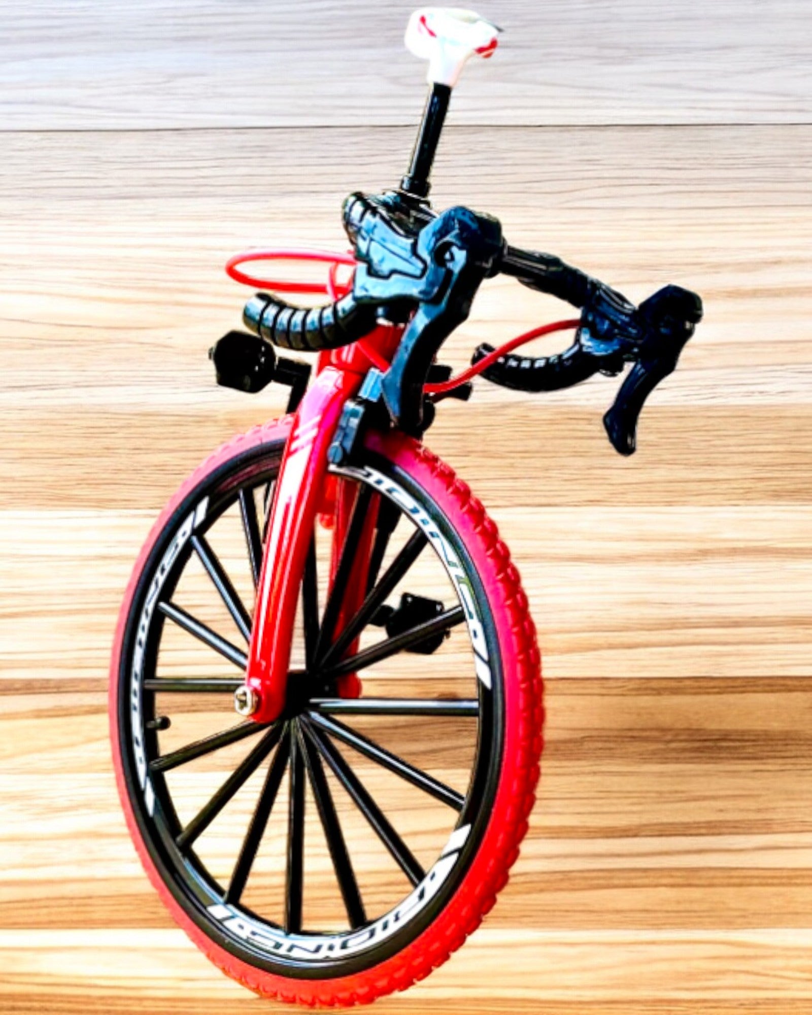 Miniatúrny Model Kovový Červený Bicykel "SpeedMaster" personalizácia gravírovaním na darček, 2 farebné varianty