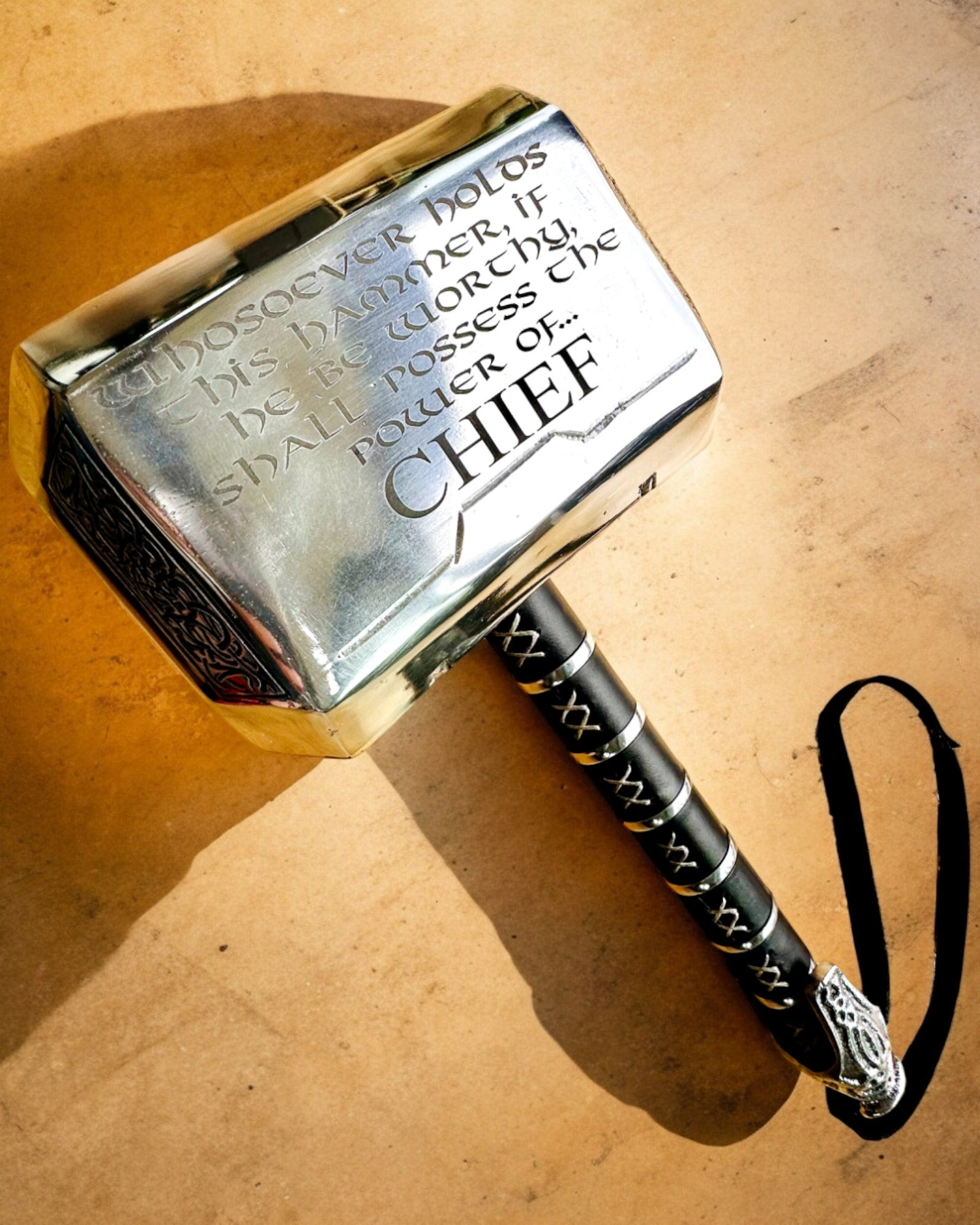 Mjölnir Thora "Chief" - Ručne Vyrobený Kováčsky Klobúk, personalizácia gravírovaním na darček