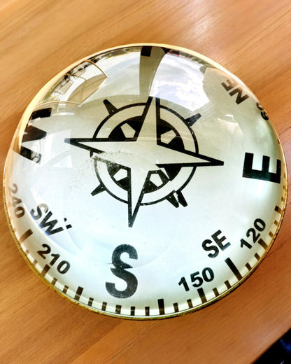 Bailey Compass Clock - Elegantný Hodiny s Motívom Kompasu s Možnosťou Gravírovania