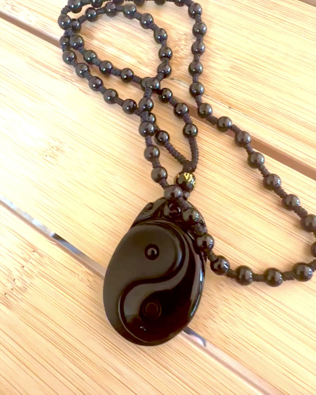 Obsidianový amulet Yin Yang s gravírovaním - Harmónia a ochrana, personalizácia gravírovaním na darček