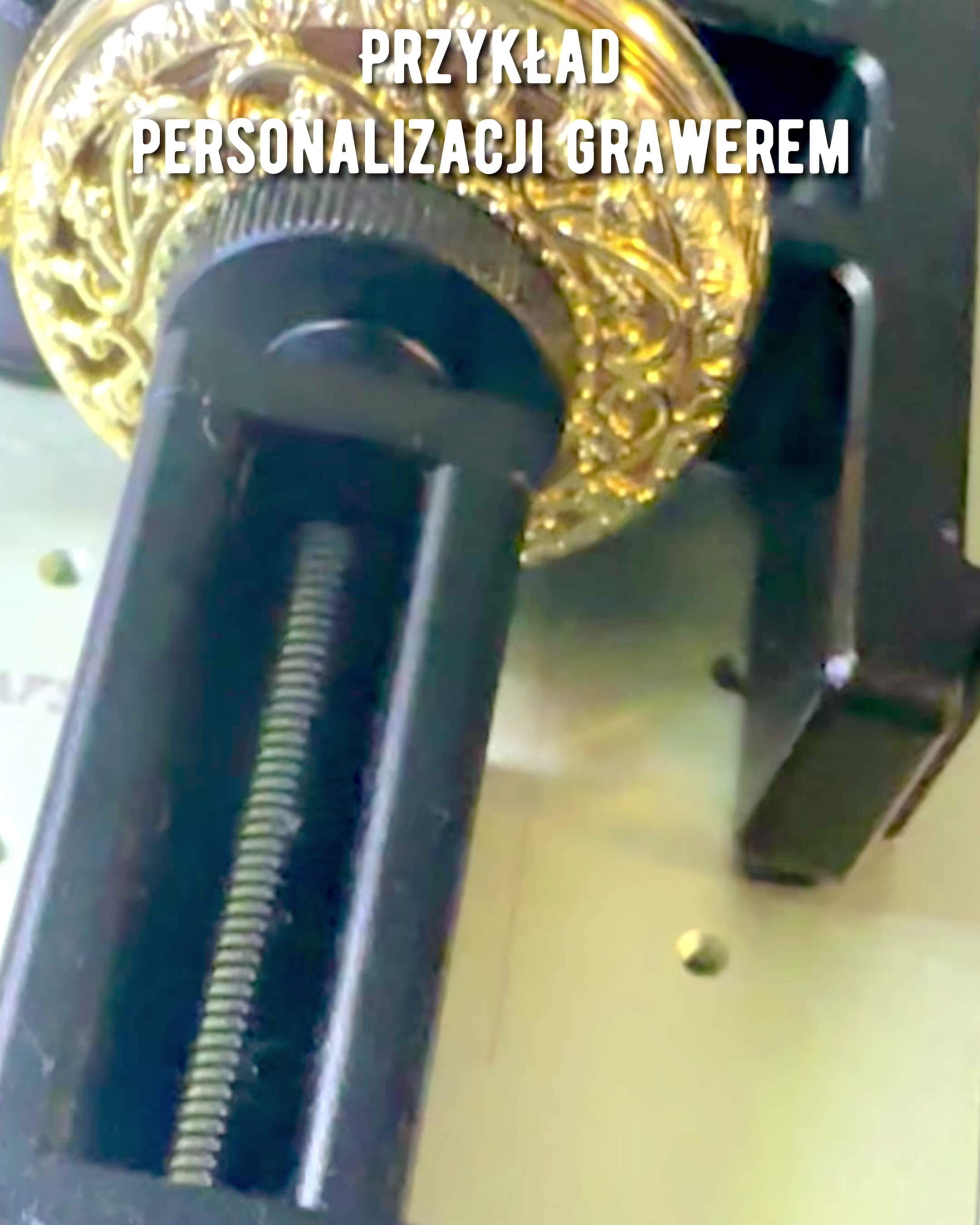 "Zlatý Majestát" - Luxusný Mechanický Vreckový Hodinky s Priehľadným Jadróm. Personalizácia gravírovaním.